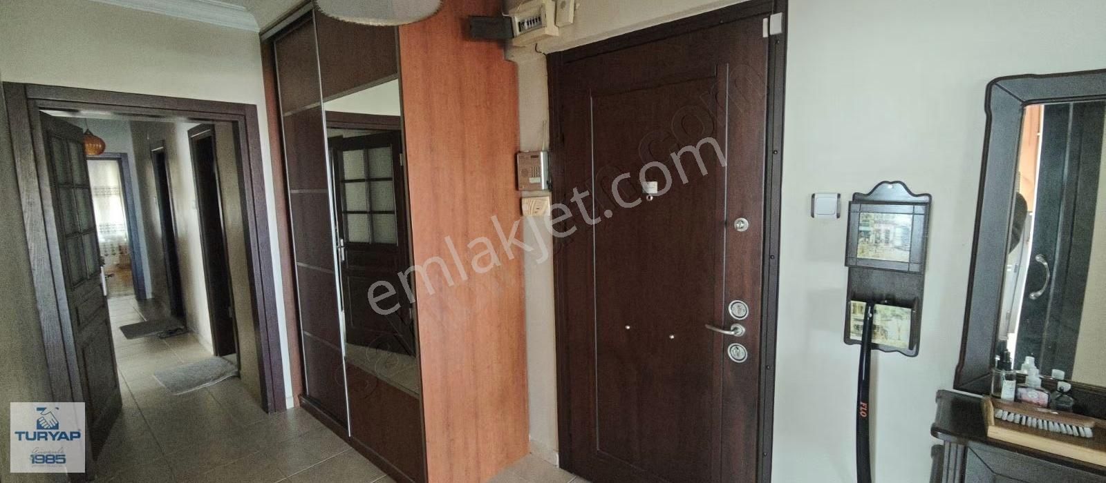 Deniz Manzaralı Eşyalı Kiralık 3+1 Daire - Görsel 2