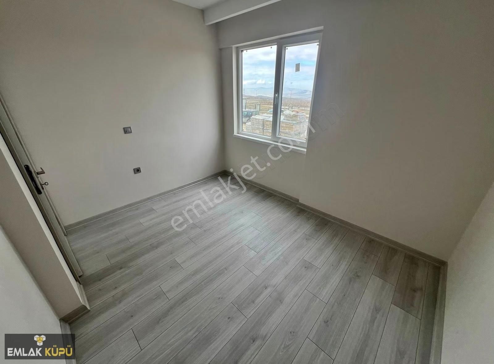 Atayurt Mah'de Satılık 2+1 Şehir Manzaralı Ara Katta Daireler - Görsel 23