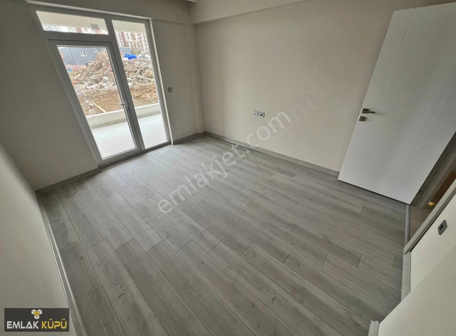 Atayurt Mah'de Satılık 2+1 Şehir Manzaralı Ara Katta Daireler - Görsel 24