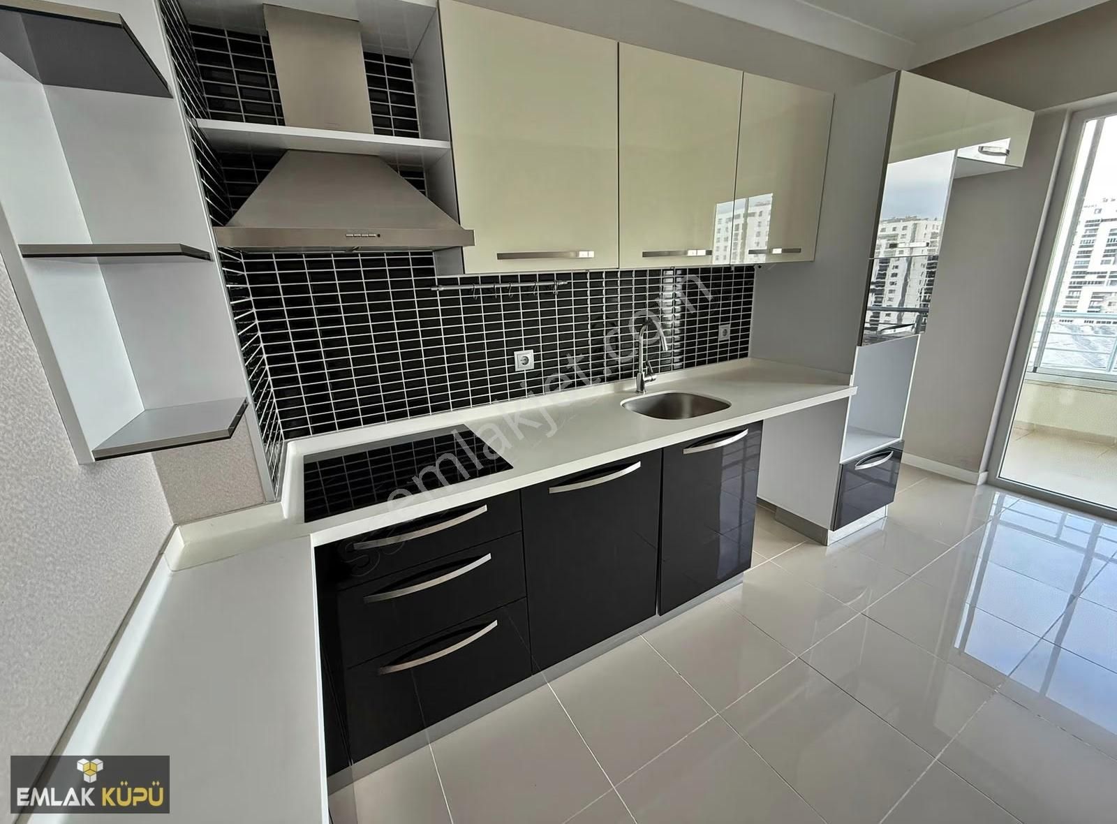 Koru Bağlıca Sitesi'nde Kiralık 2+1 Site İçinde Cadde Üstü Daire - Görsel 2