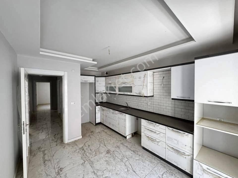 100 M² Genişlik! 3 Katlı Binanın En Güzel Katı, Seramik Zeminli Lüks 2+1