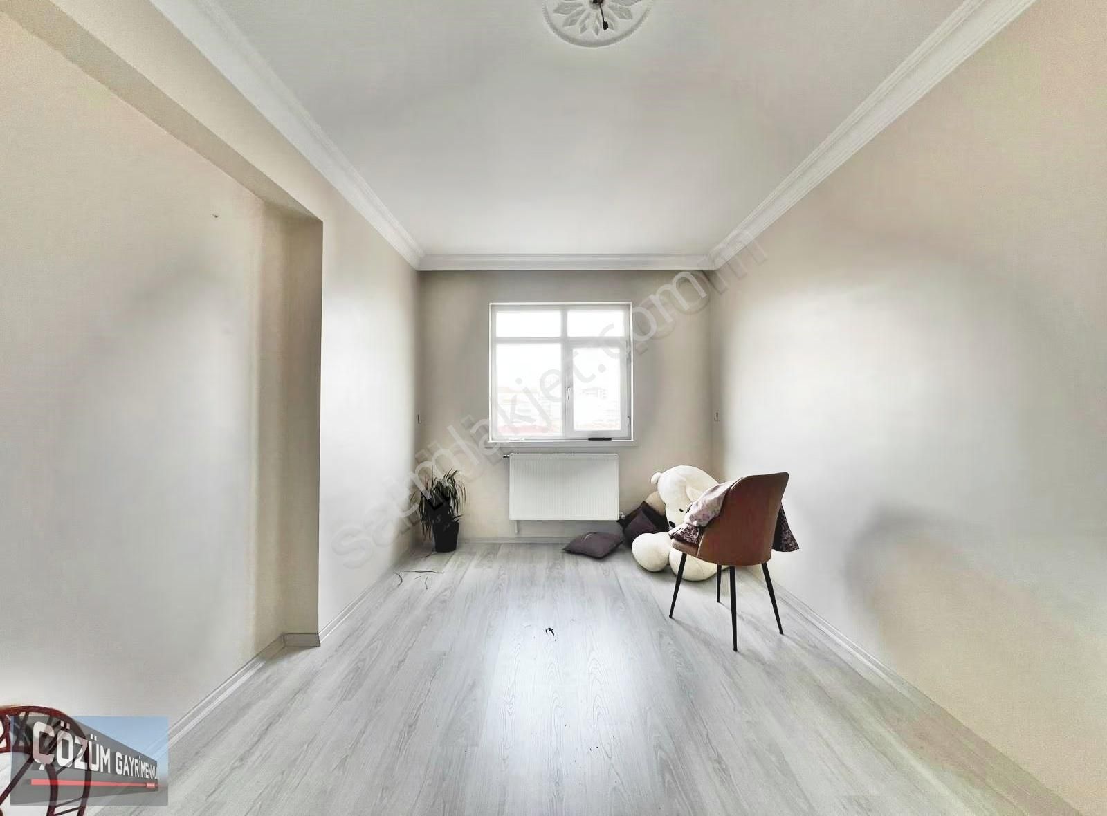 Cadde Üzeri 3+1 Asansörlü Manzaralı Kök Tapu Çift Banyo Kilerli. - Görsel 3