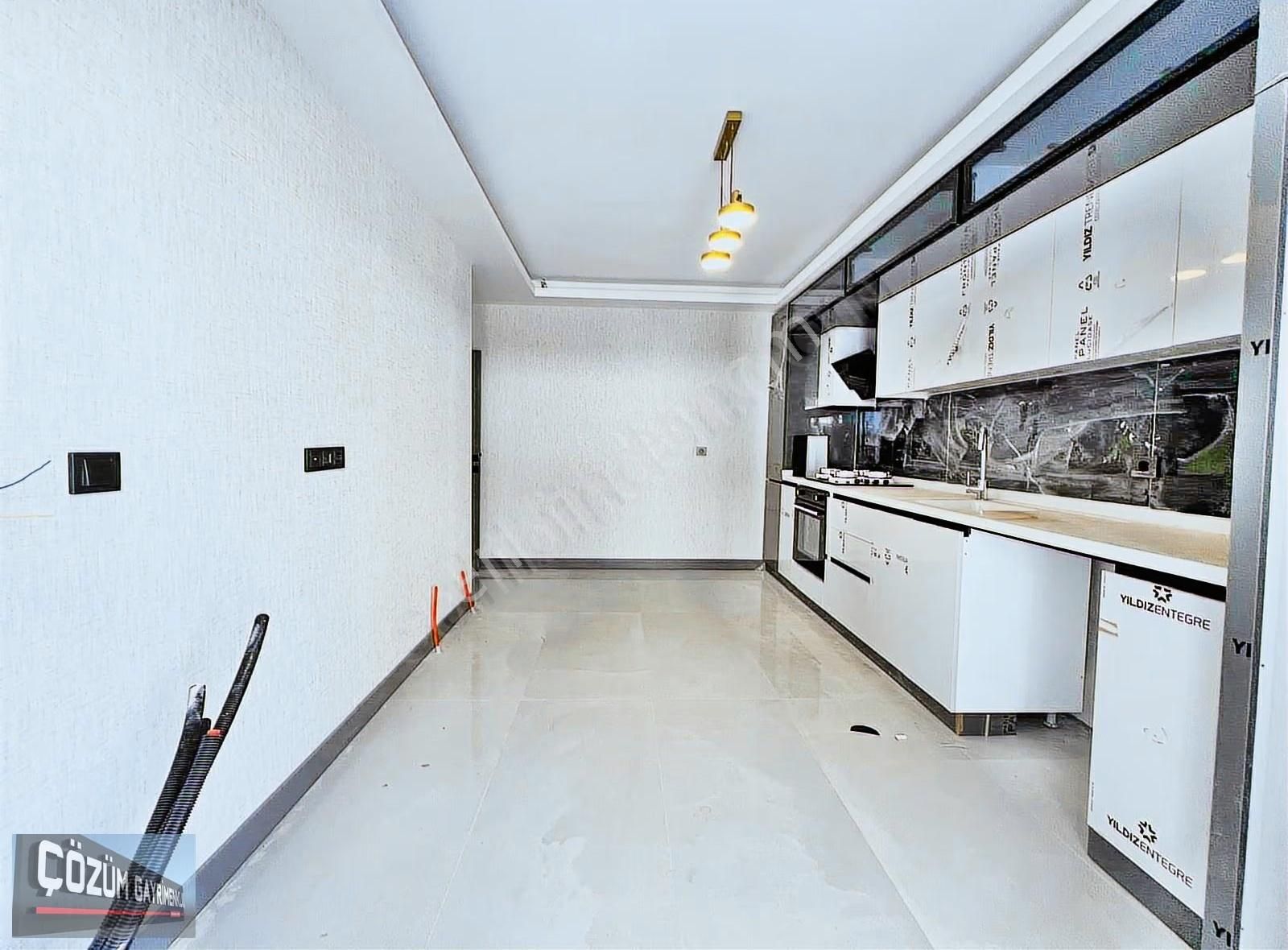 Çözüm'de Sıfır 3+1 Çift Banyo Geniş Ve Ferah Ön Cephe Ful Yapılı - Görsel 12
