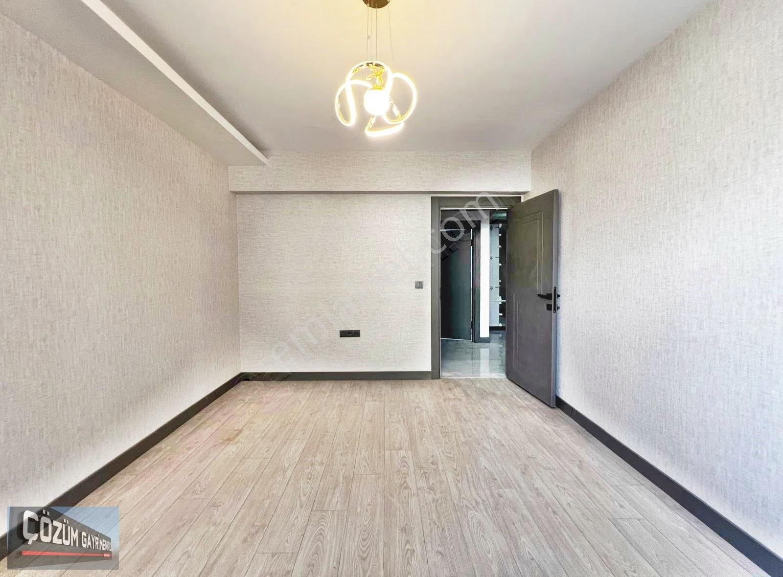 Çözüm'de Sıfır 3+1 Çift Banyo Geniş Ve Ferah Ön Cephe Ful Yapılı - Görsel 4