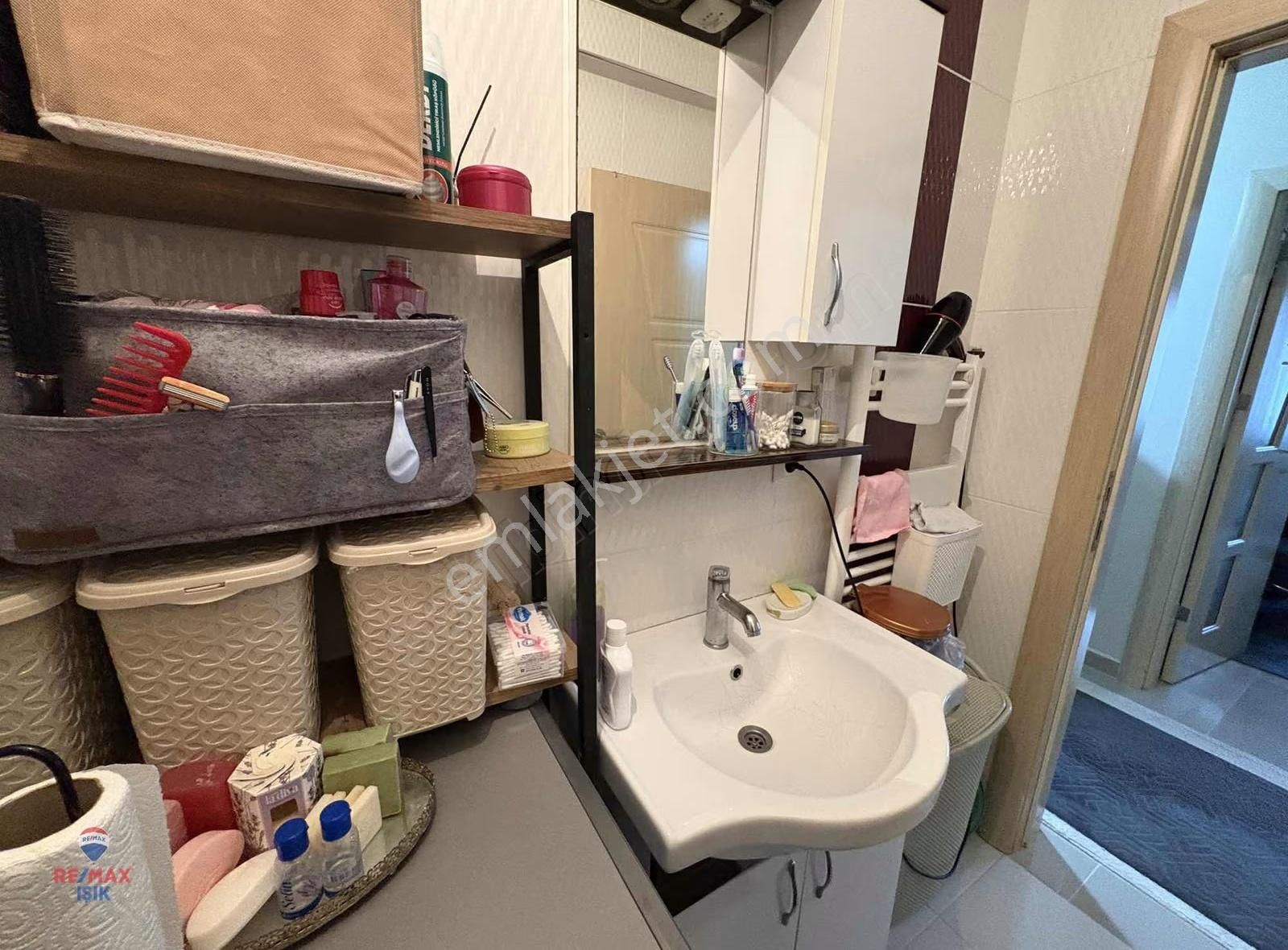 Üsküdar Ferah Mahallesinde Metroya Yakın 2+1 Daire - Görsel 17