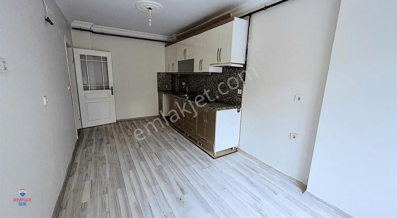 Cadde Üzerinde, İskanlı Geniş 2+1 Daire - Görsel 14