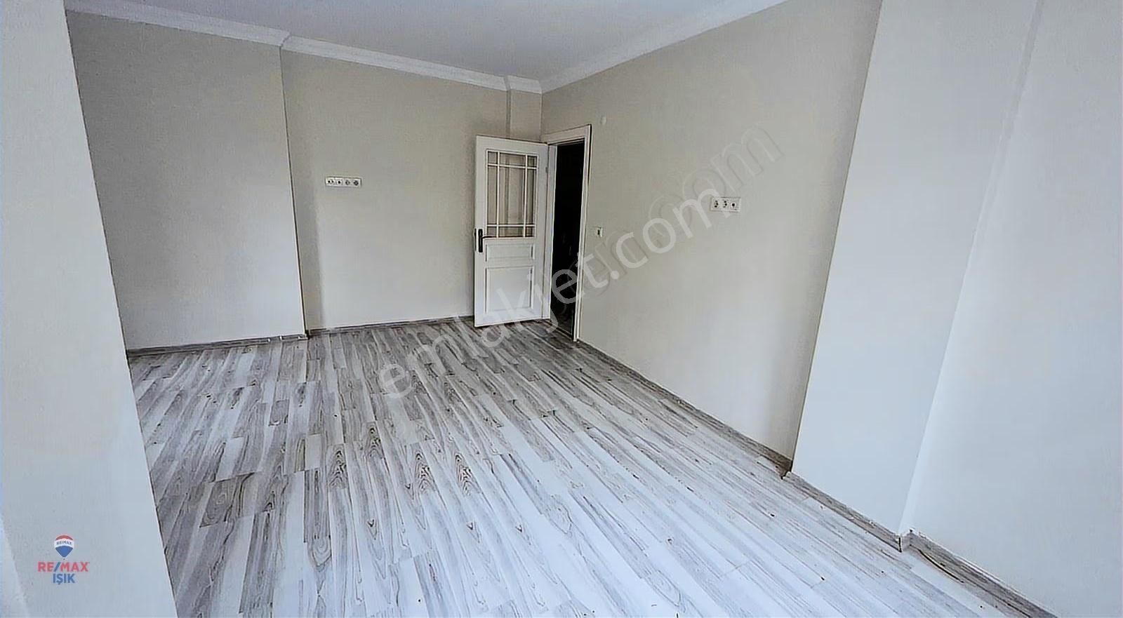 Cadde Üzerinde, İskanlı Geniş 2+1 Daire - Görsel 6