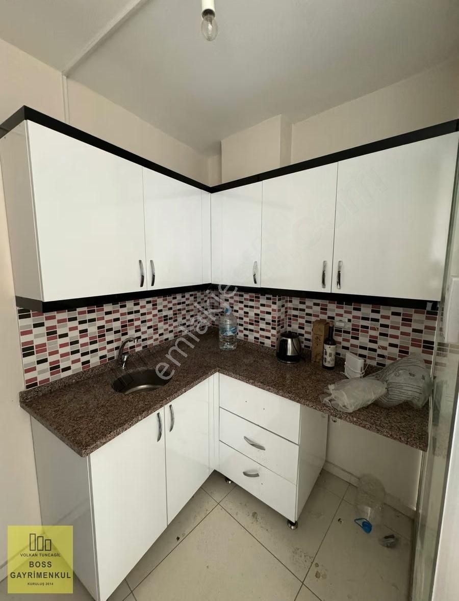 Cadde Üzeri Köşebaşı 60m² Yüksek Görünürlüklü Kiralık Dükkan - Görsel 4