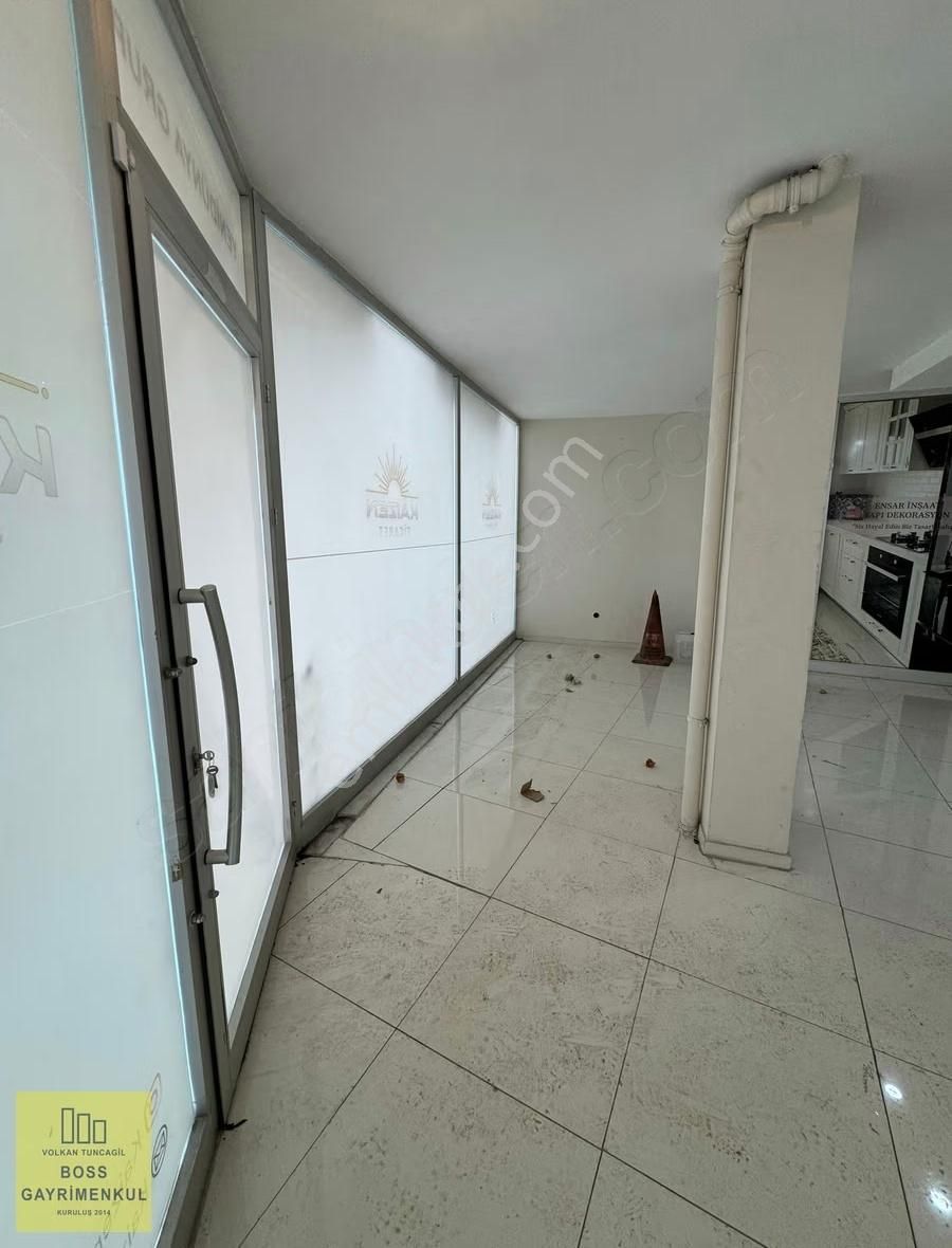 Cadde Üzeri Köşebaşı 60m² Yüksek Görünürlüklü Kiralık Dükkan - Görsel 19