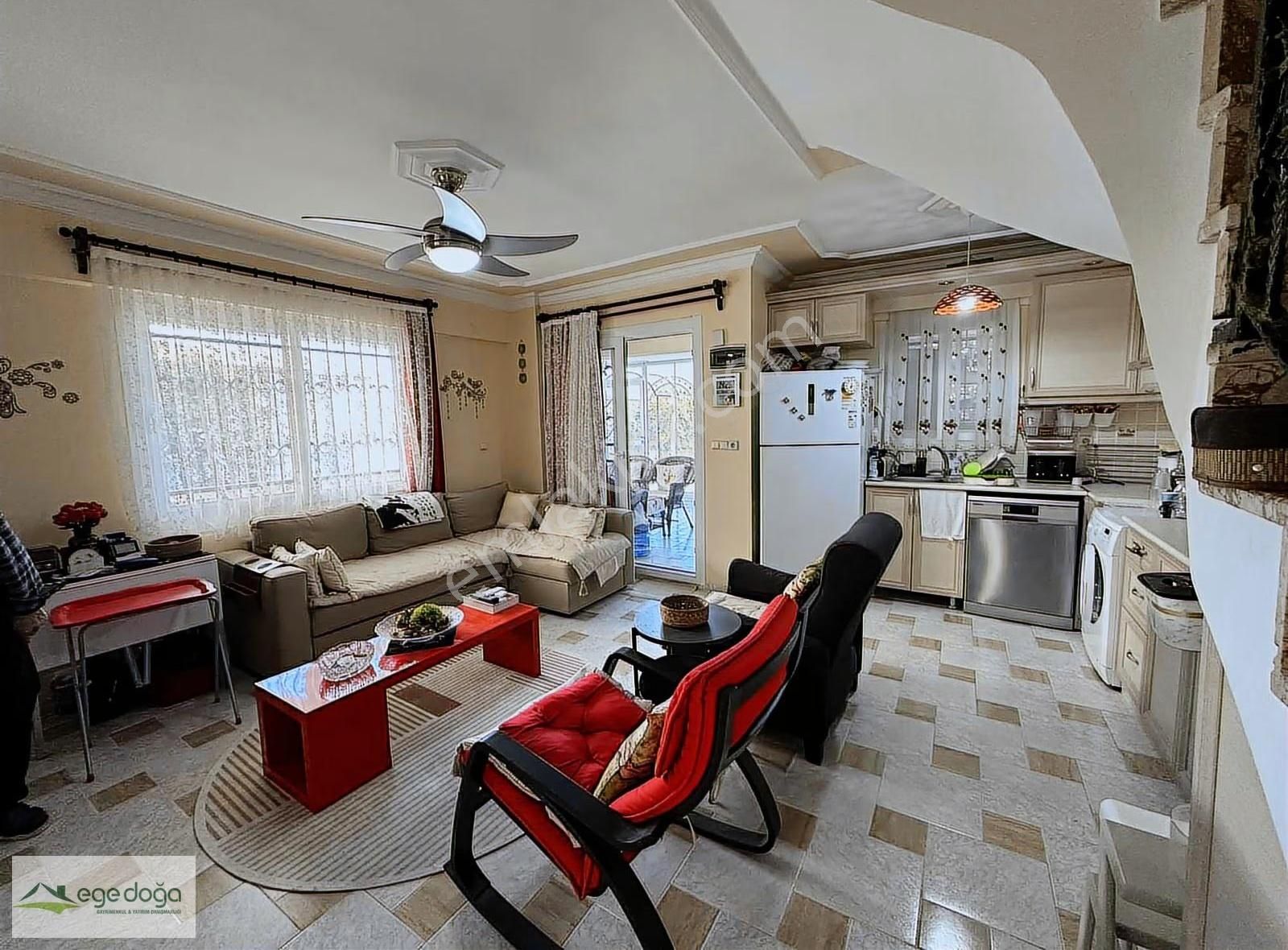 Kuşadası Davutlar Sahil Eşyalı 4+1 Havuzlu Satılık Yazlık - Görsel 8