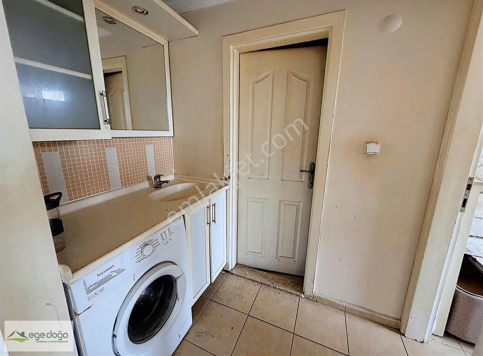 Kuşadası Otagar Arkası Asansörlü Çift Cephe Ferah 2+1 Daire - Görsel 3