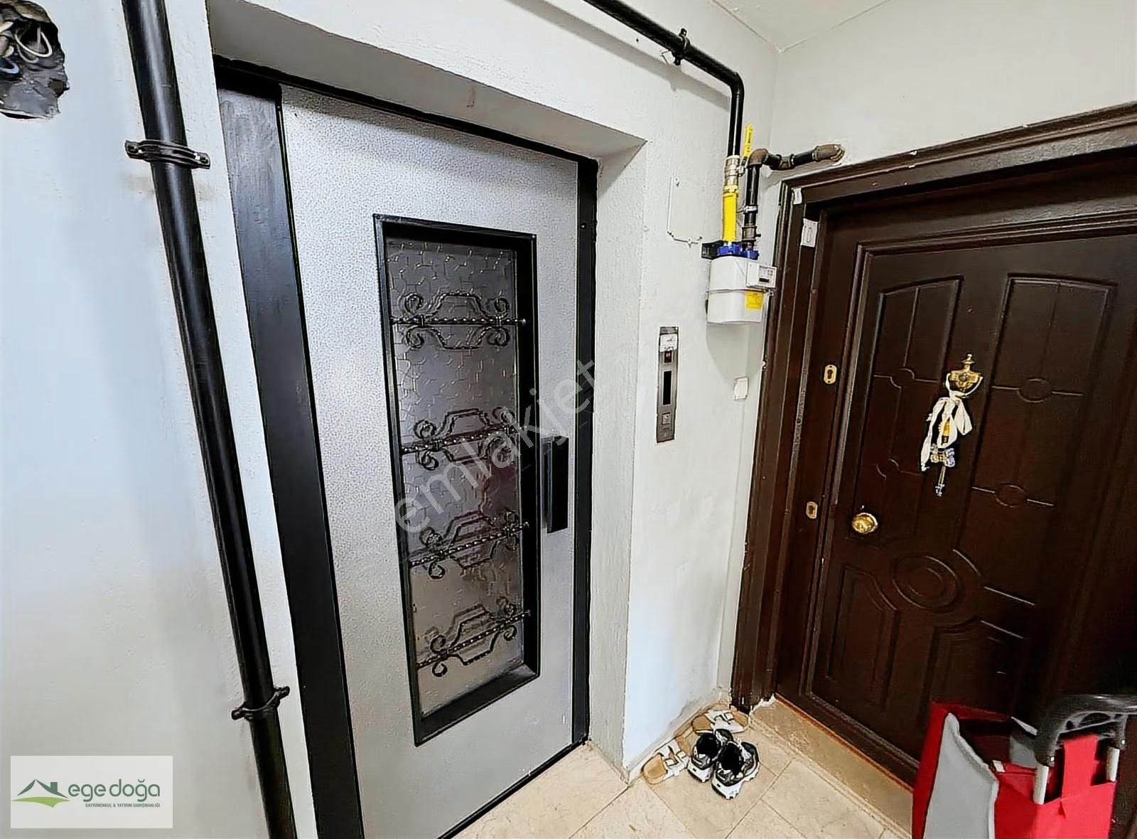 Kuşadası Otagar Arkası Asansörlü Çift Cephe Ferah 2+1 Daire - Görsel 19