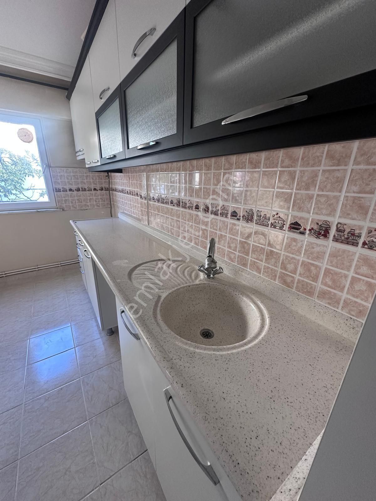 Yalova Çınarcık Tesvikiye Plaşlar Mevkii Geniş 2+1 Satılık Ara Kat Daire - Görsel 7
