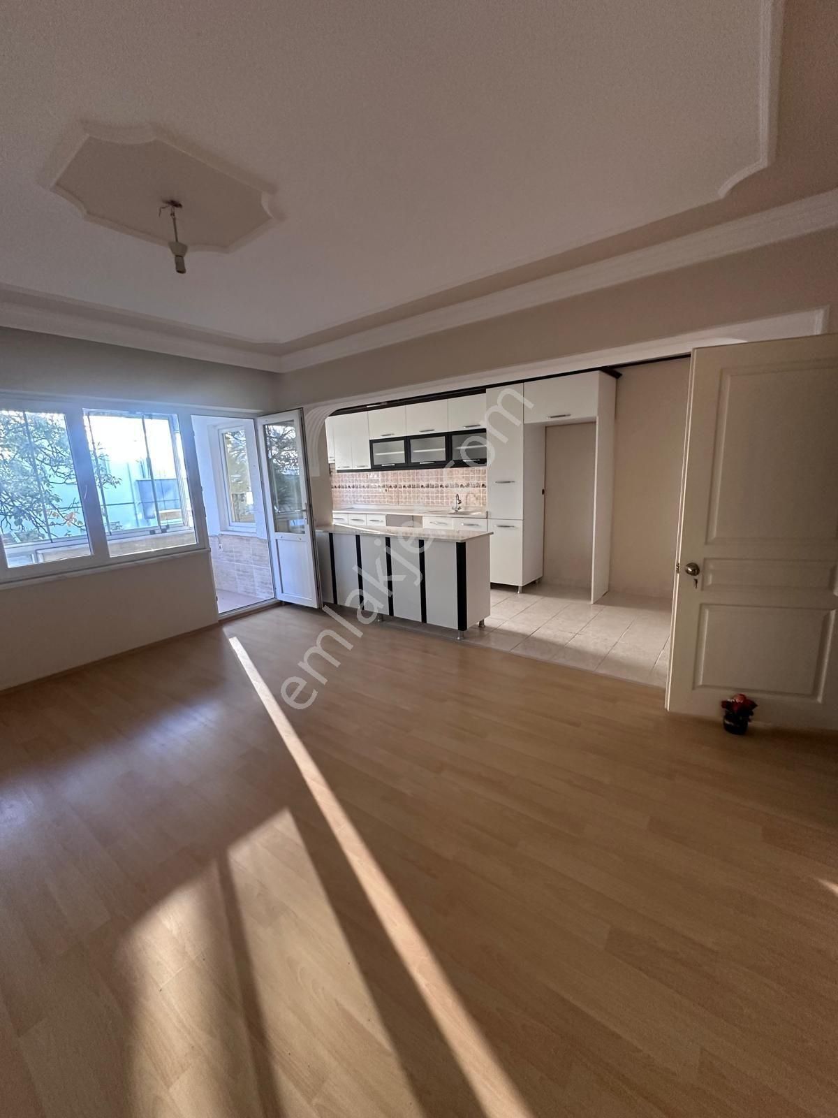 Yalova Çınarcık Tesvikiye Plaşlar Mevkii Geniş 2+1 Satılık Ara Kat Daire - Görsel 4