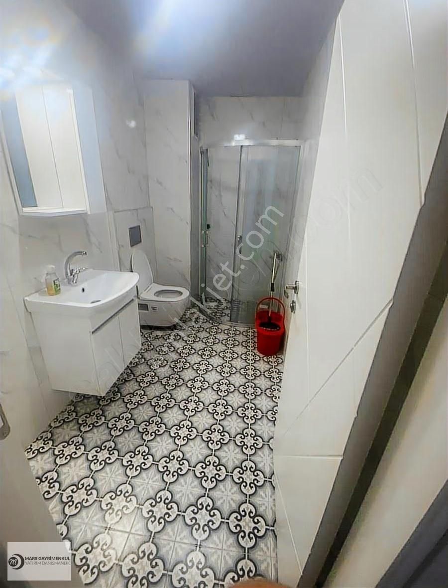 Mars Gayrimenkul Den Hilton Oteli Arkasında 1+1 Daire - Görsel 3