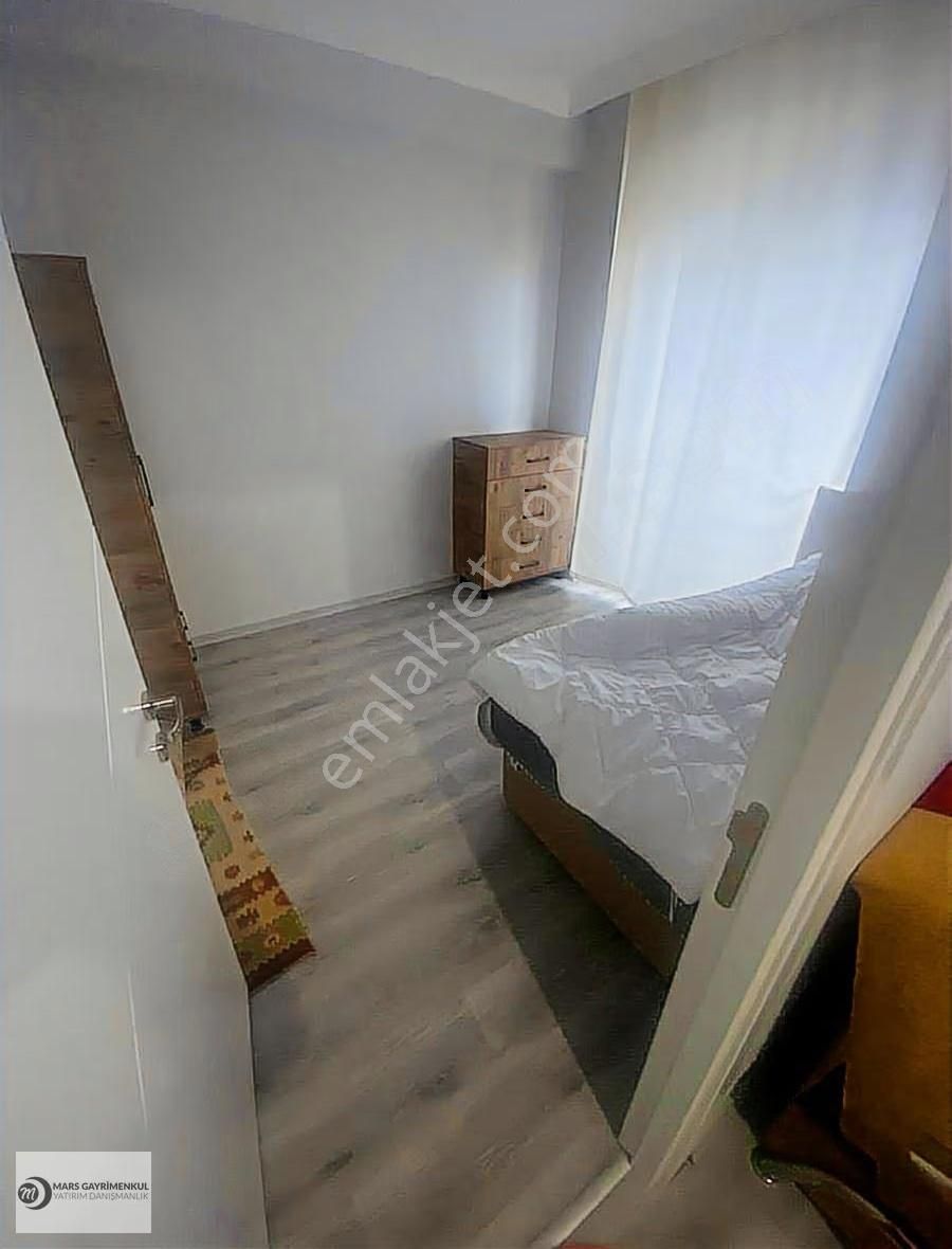 Mars Gayrimenkul Den Hilton Oteli Arkasında 1+1 Daire