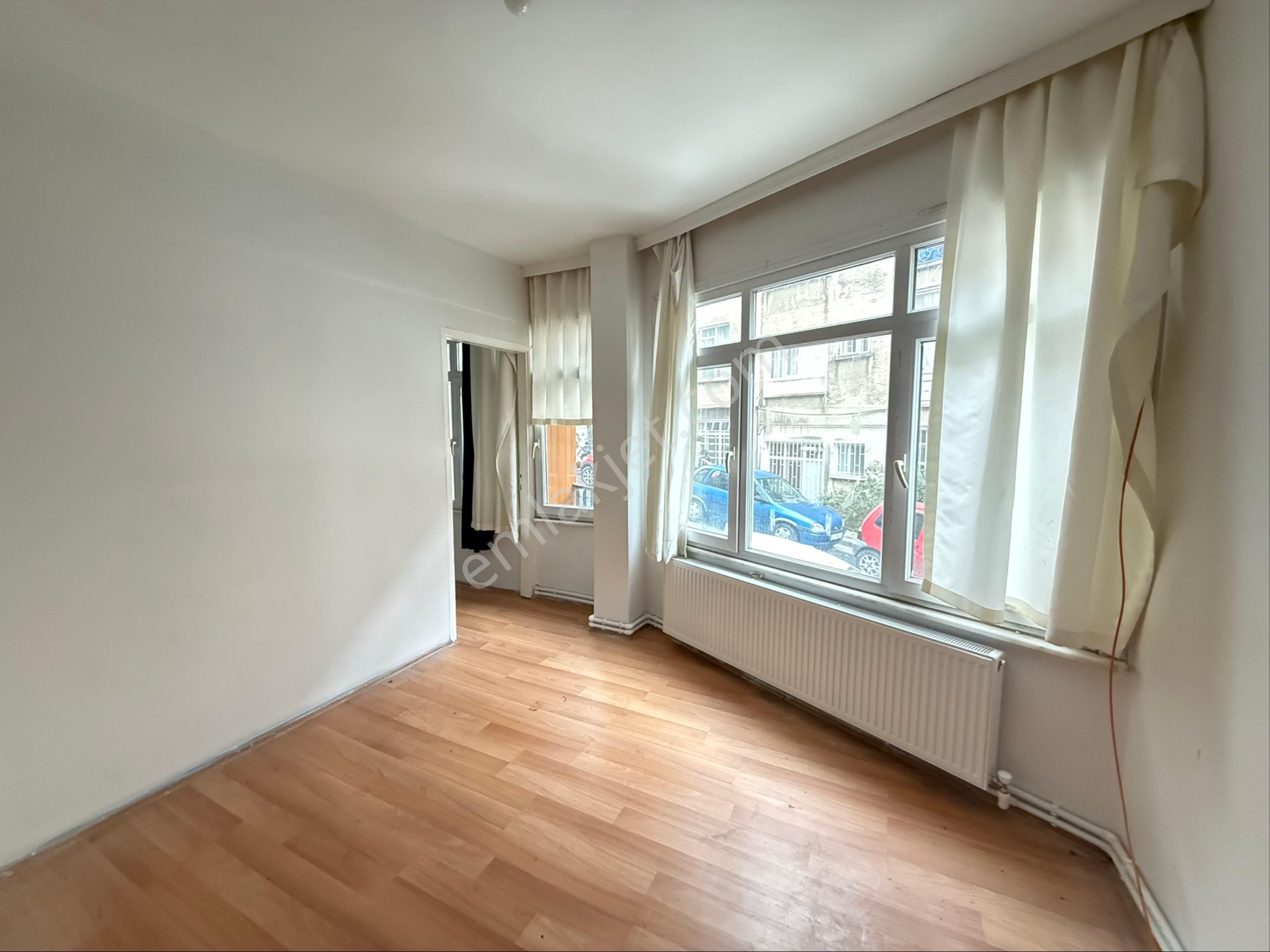 Parlak'tan Üsküdar Sultantepe^de 2+1 Balkonlu Kombili Daire^* - Görsel 5