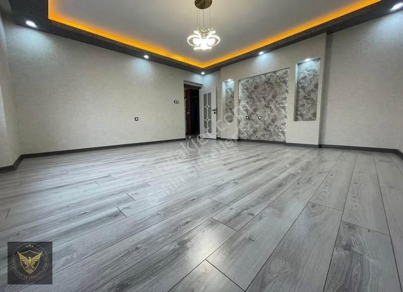 Güzelyurt Mh.metrobüse Yürüme Mesafesinde Ayrı Mutfaklı1+1 Daire - Görsel 2