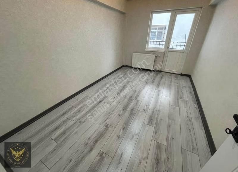 Güzelyurt Mh.metrobüse Yürüme Mesafesinde Ayrı Mutfaklı1+1 Daire - Görsel 12