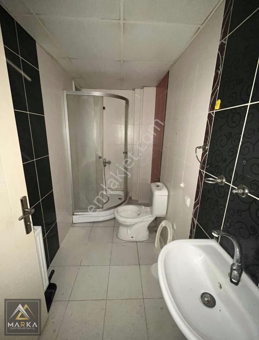 Marka'dan Yunusemre Mah Cadde Üzeri Tapu Müd.arkası Balkonlu 1+1 - Görsel 3