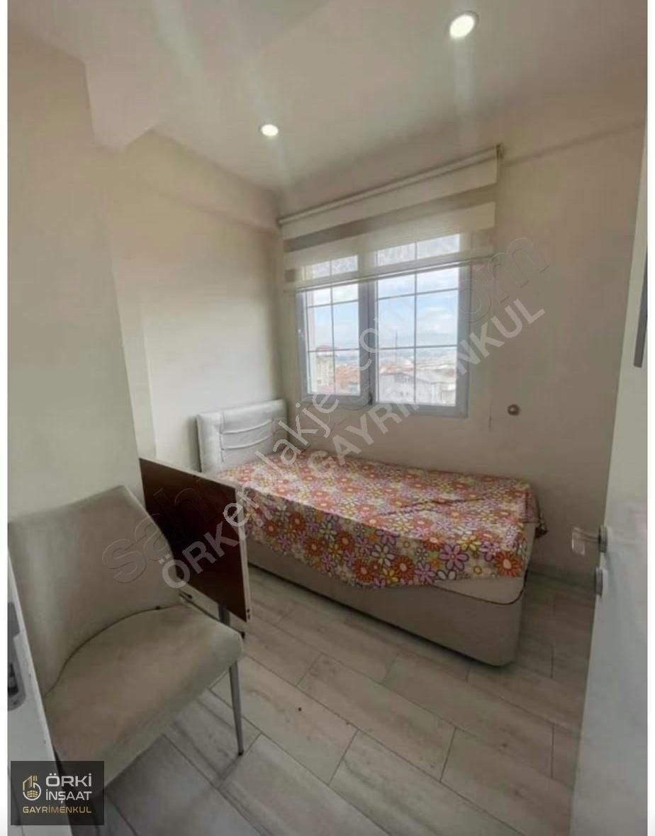 Arakat Cadde Üzerinde 1+1 Kiracılı Apart - Görsel 2