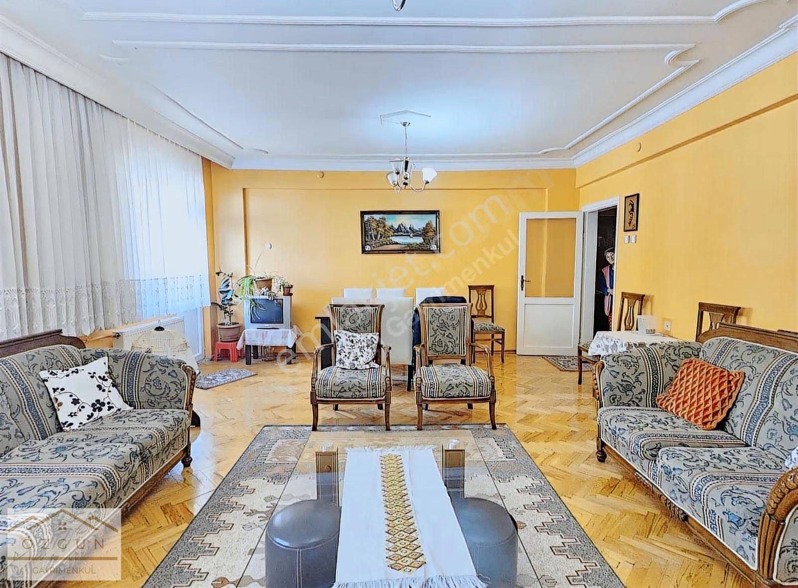 Vişnelik Mahallesinde 3+1 Satılık Daire Özgün Gayrimenkulden