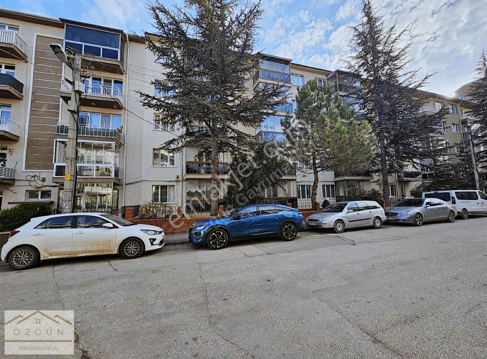 Vişnelik Mahallesinde 3+1 Satılık Daire Özgün Gayrimenkulden - Görsel 14