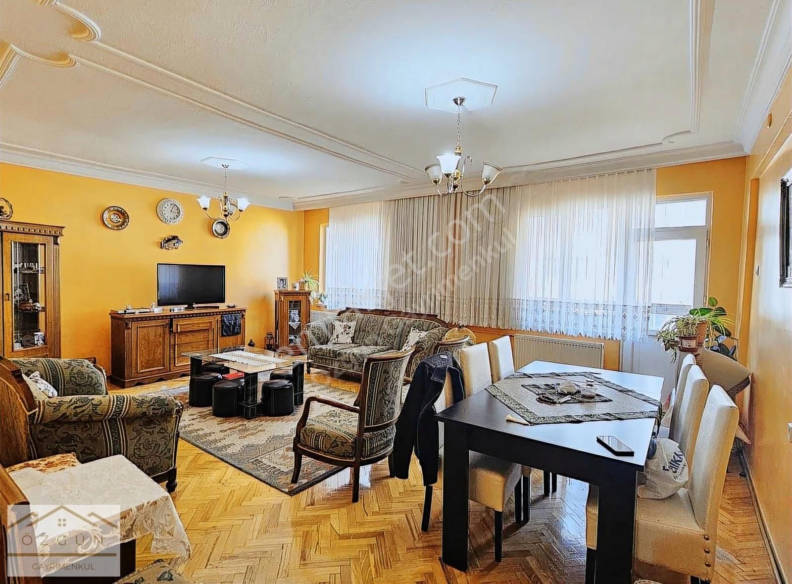 Vişnelik Mahallesinde 3+1 Satılık Daire Özgün Gayrimenkulden - Görsel 22