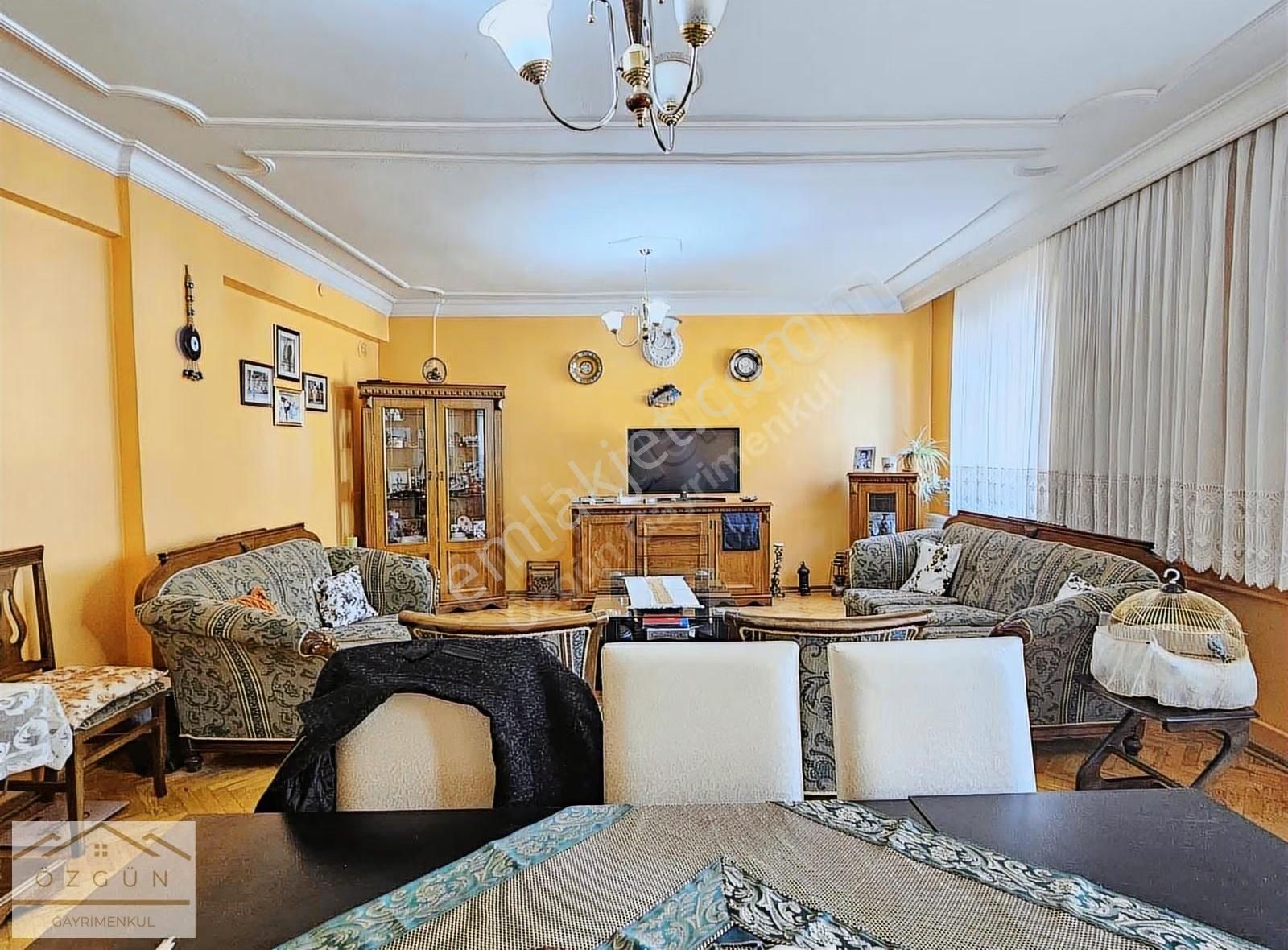 Vişnelik Mahallesinde 3+1 Satılık Daire Özgün Gayrimenkulden - Görsel 17