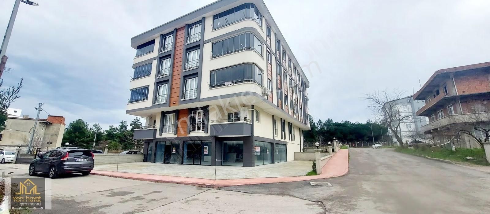 Karasamsun Da Mükemmel Konumda Satılık 400m² Sıfır İşyeri - Görsel 20