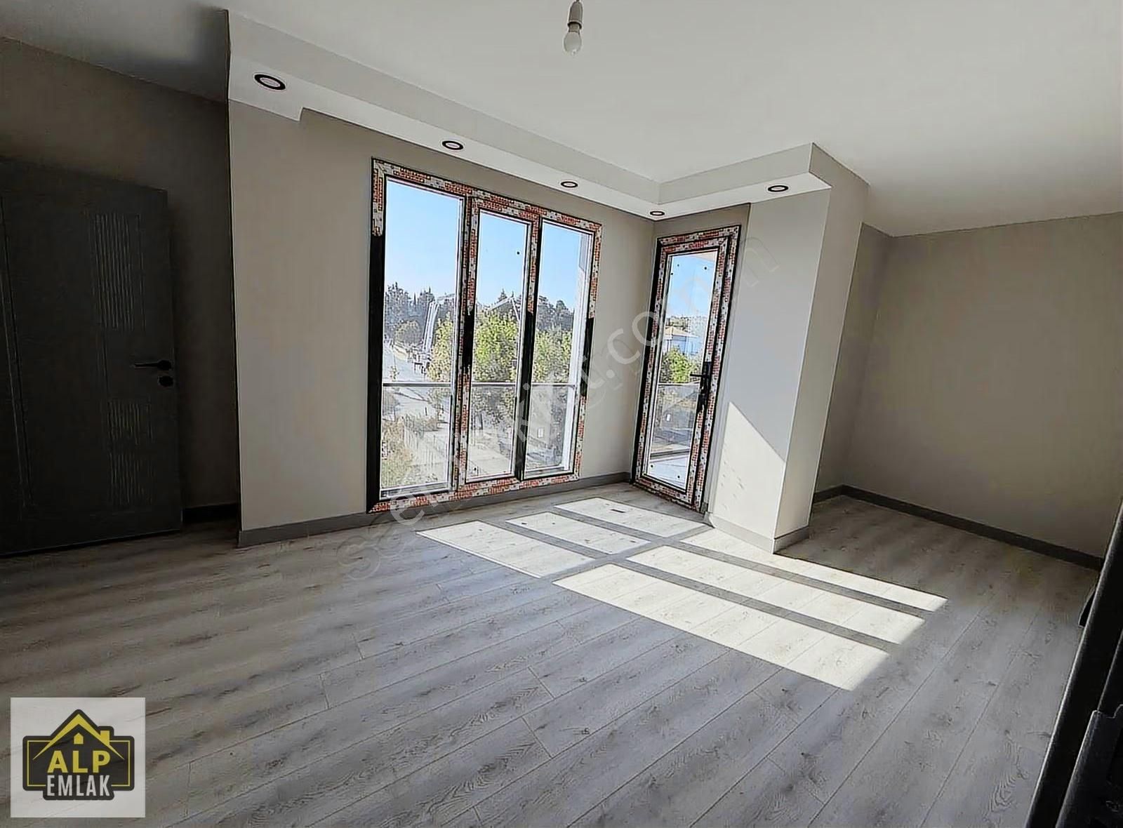 Kamilobada İki Aileye Uygun Dubleks İki Ayrı Girişli Daire - Görsel 3