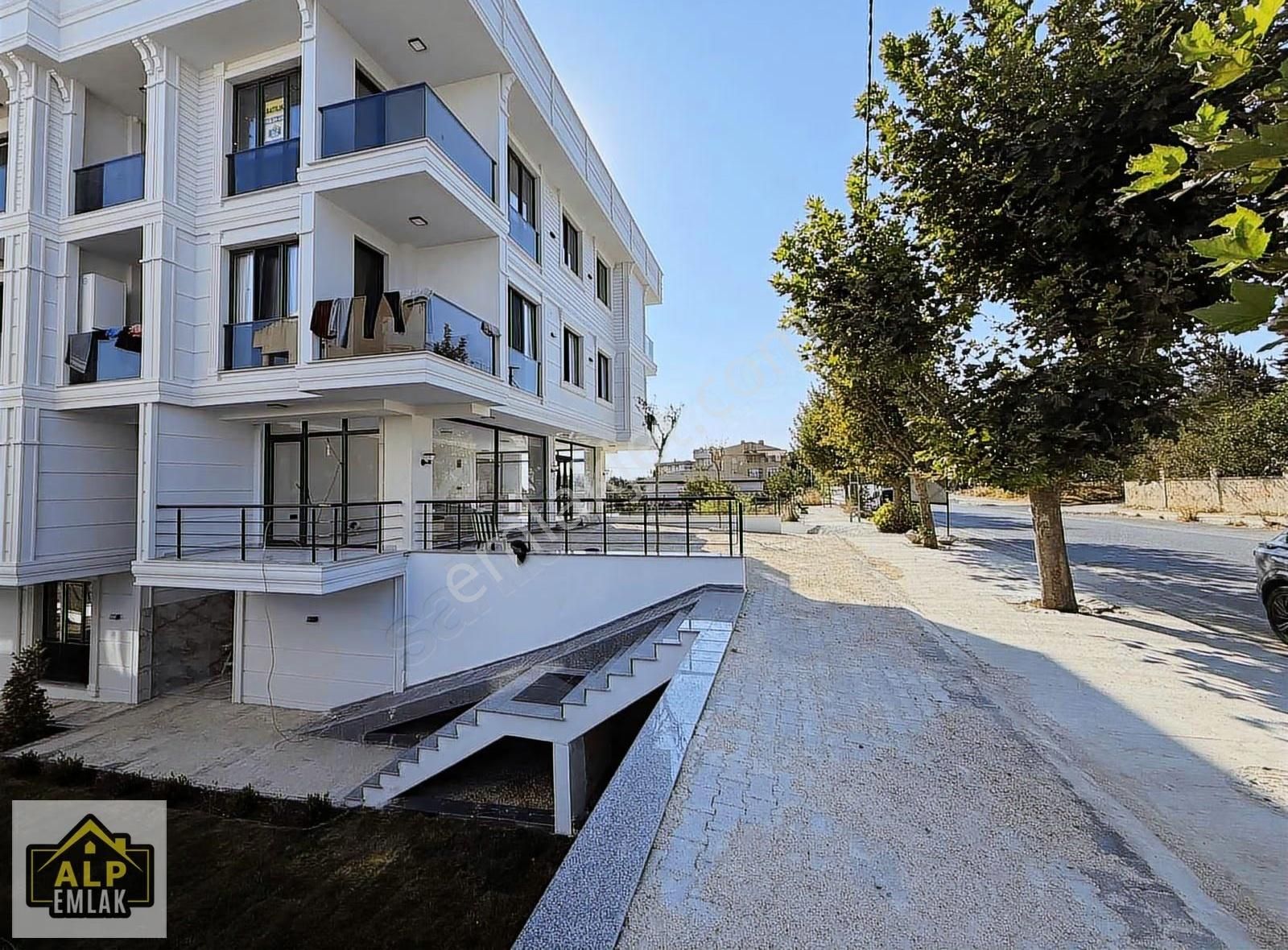 Kamilobada İki Aileye Uygun Dubleks İki Ayrı Girişli Daire - Görsel 13