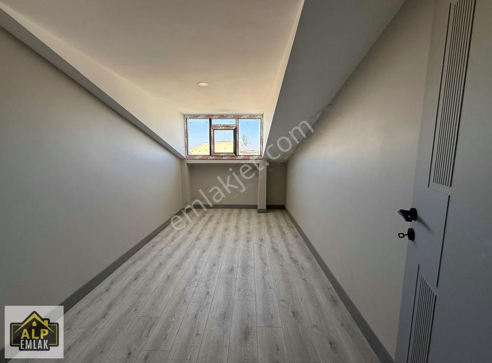 Kamilobada İki Aileye Uygun Dubleks İki Ayrı Girişli Daire - Görsel 8