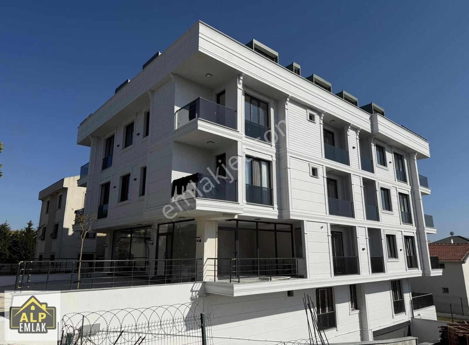 Kamilobada İki Aileye Uygun Dubleks İki Ayrı Girişli Daire - Görsel 2