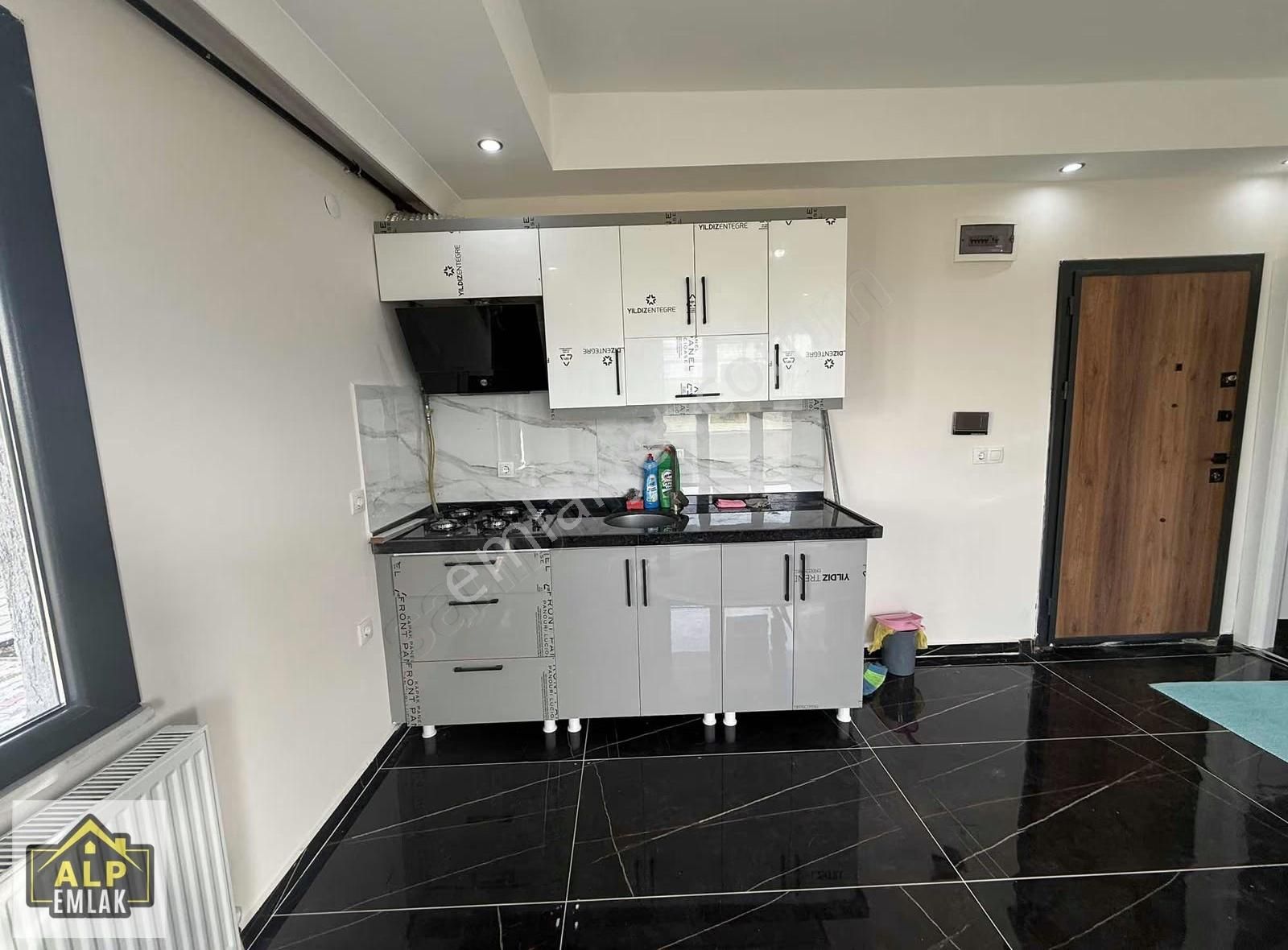 Alp Emlaktan 1+1 Kiralık Yeni Daire - Görsel 12