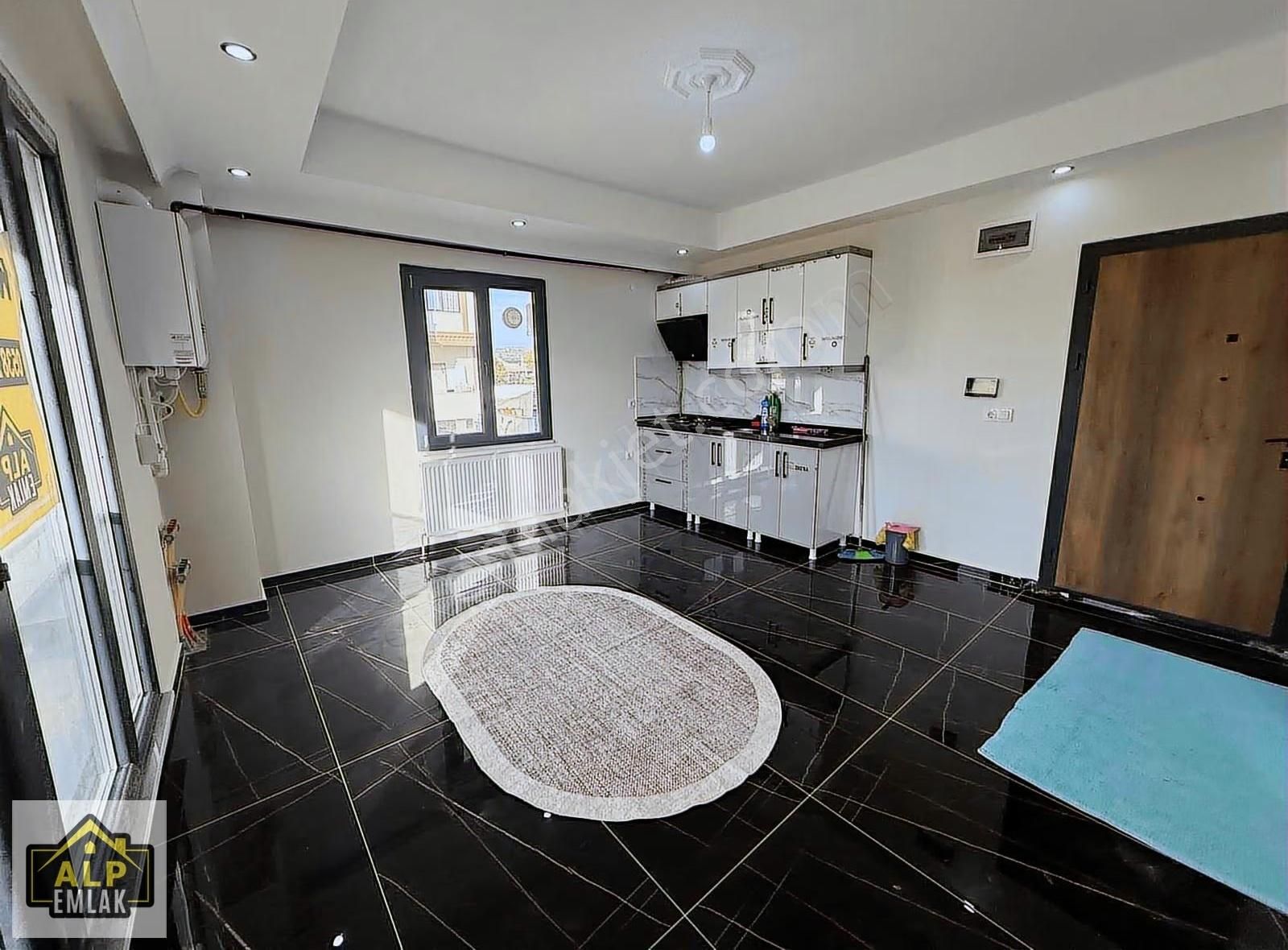 Alp Emlaktan 1+1 Kiralık Yeni Daire - Görsel 5