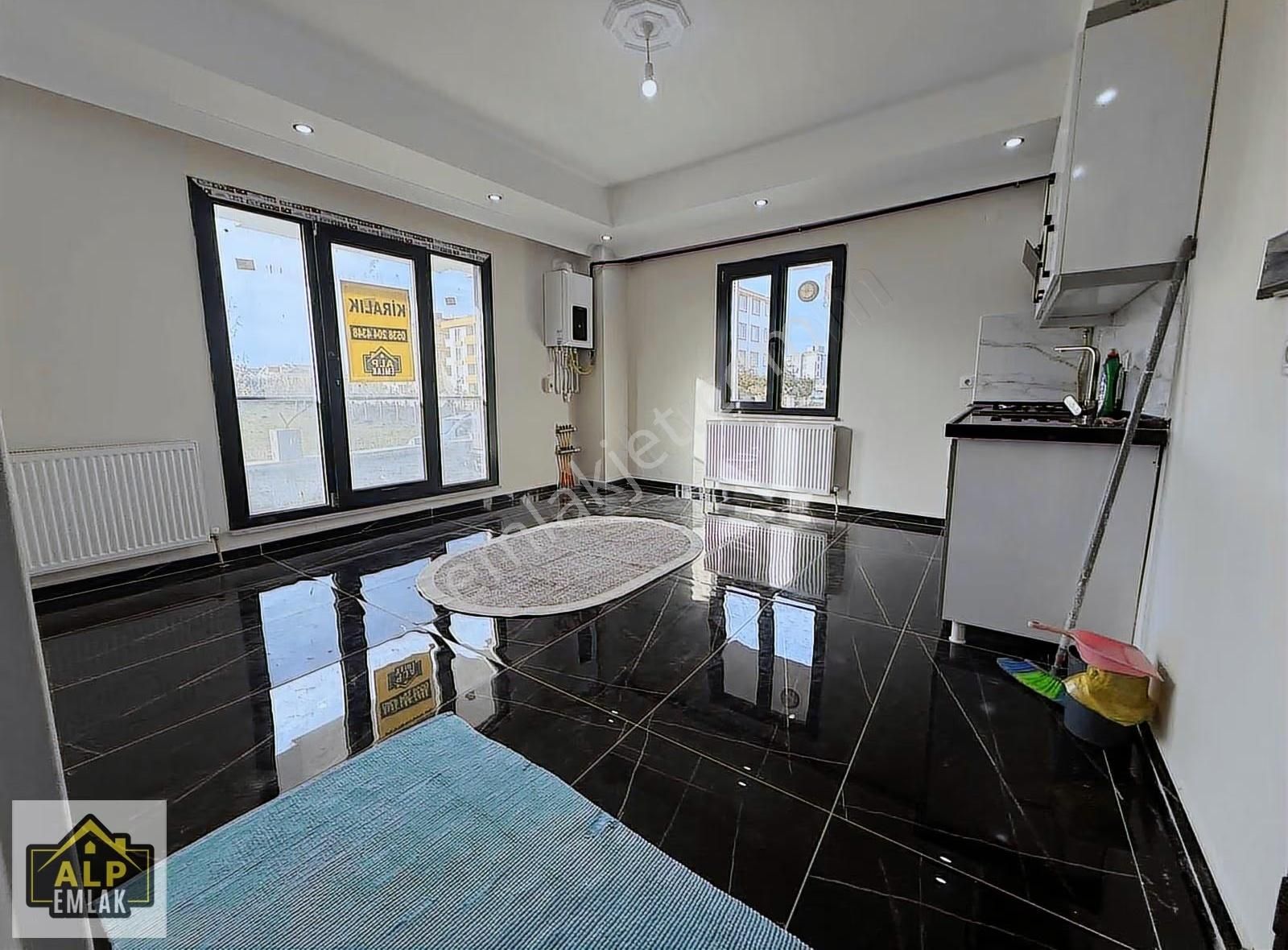 Alp Emlaktan 1+1 Kiralık Yeni Daire - Görsel 2