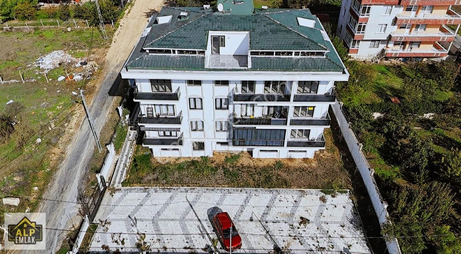 Kamilobada Satılık 4+1 Odalı Deniz Manzaralı 200 M2 Dublex