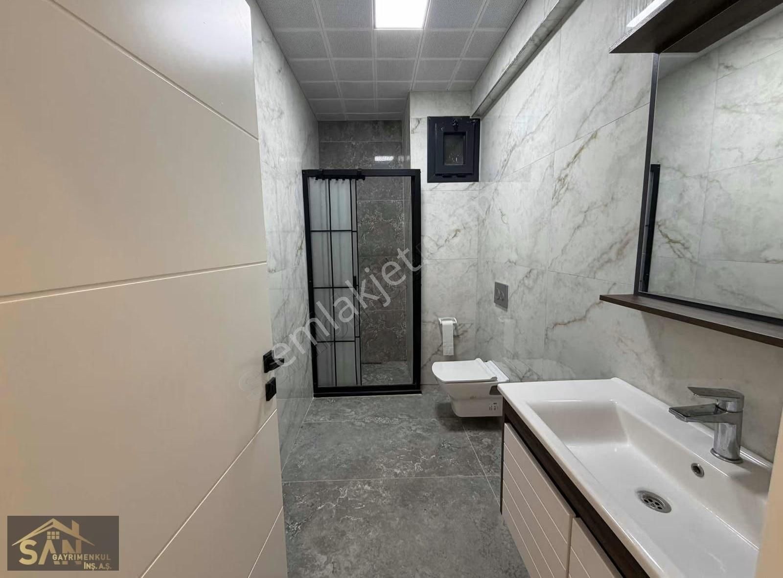 Urla Merkezde Kiralık Geniş 4+1 Daire - Görsel 7