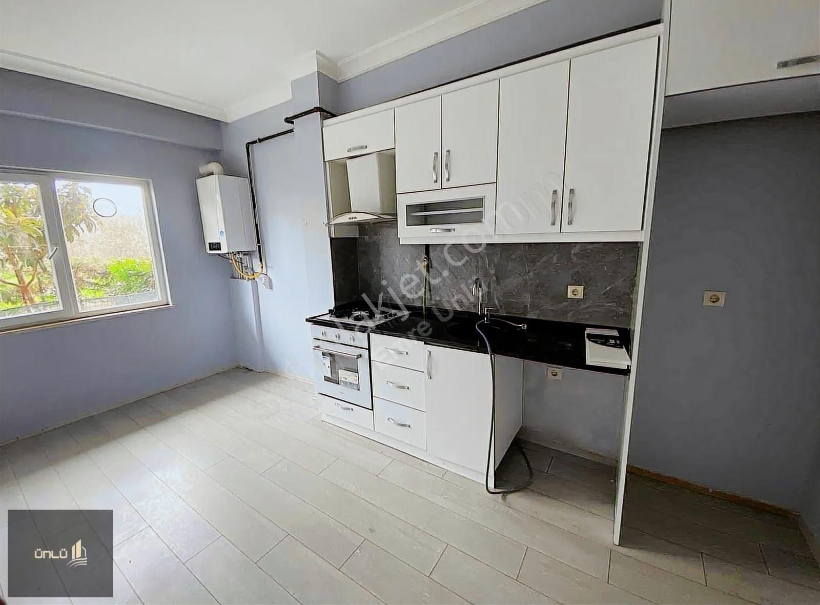 Yeni Mahallede Site İçi Otoparklı Havuzlu 3+1 Daire