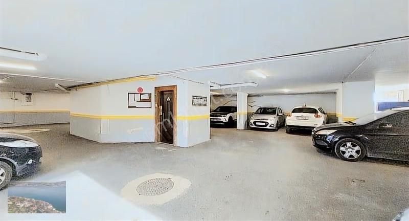 Gayrettepe,merkezi Konumda,asansörlü,k.otoparklı,3+1,satılık Dai - Görsel 13