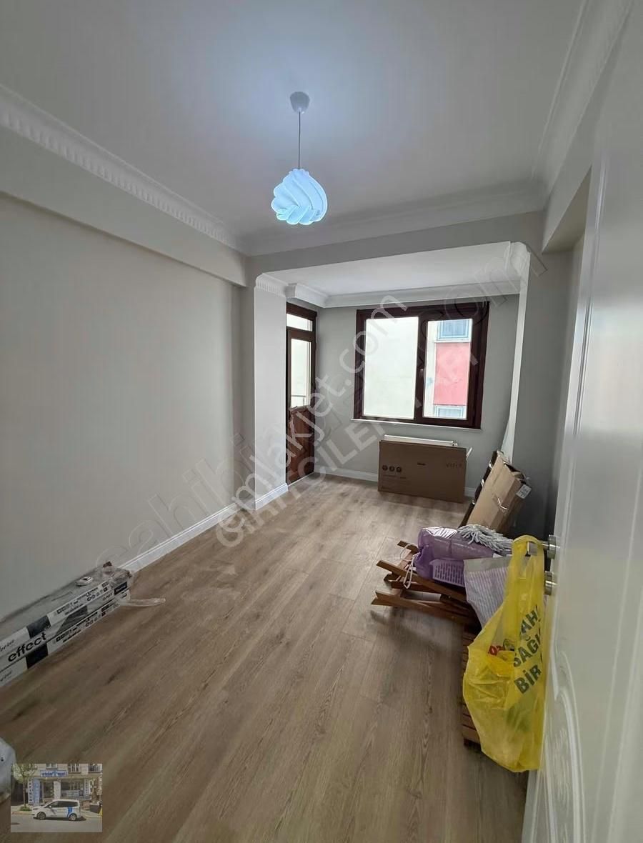 Metrobüse Yürüme Mesafesinde Ara Kat Lüx 2+1 Geniş Daire - Görsel 9