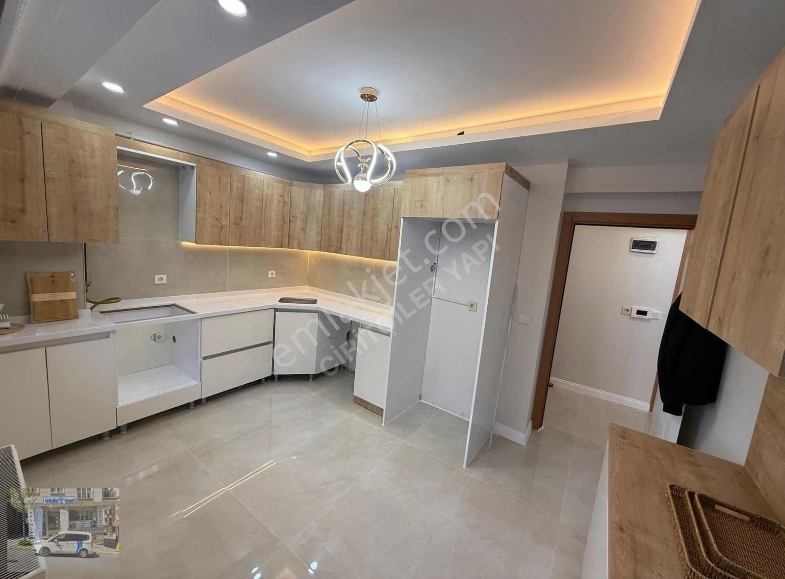 Metrobüse Yürüme Mesafesinde Ara Kat Lüx 2+1 Geniş Daire - Görsel 7