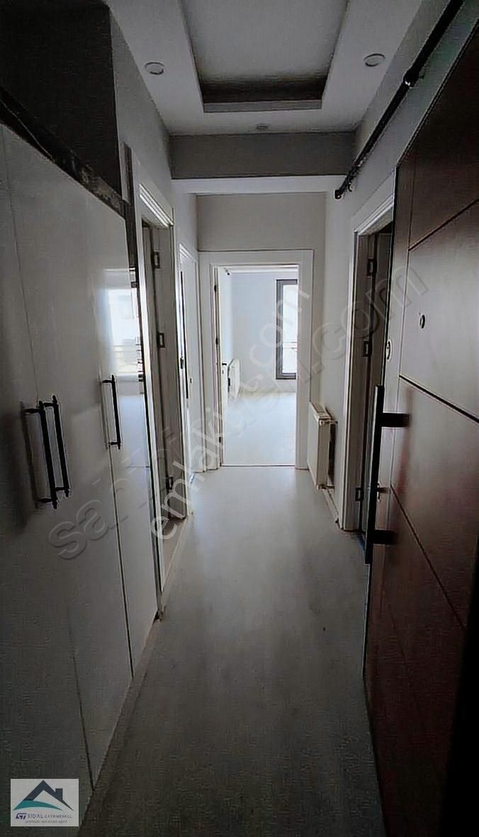 50.yıl Mahallesinde Caddeye Yakın Konumda Satılık Ara Kat Daire - Görsel 5