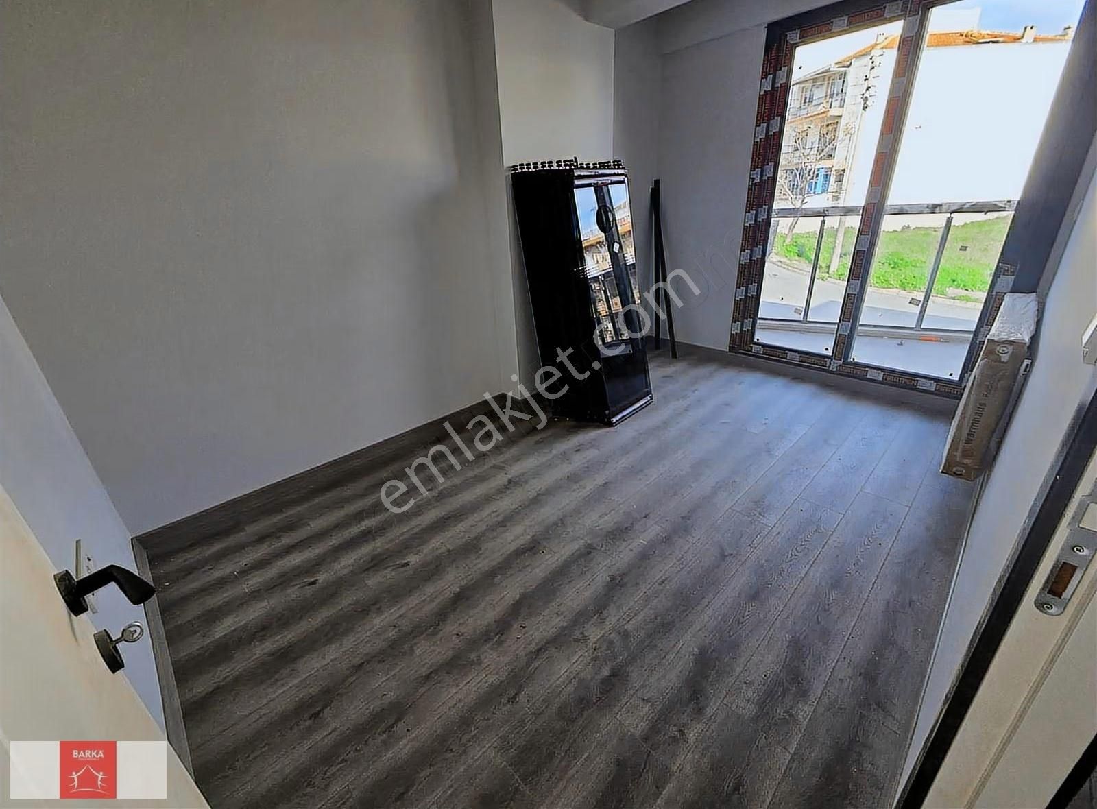 Bornova Sıfır Binada Geniş 1+1 Otoparklı Balkonlu Arakat - Görsel 11
