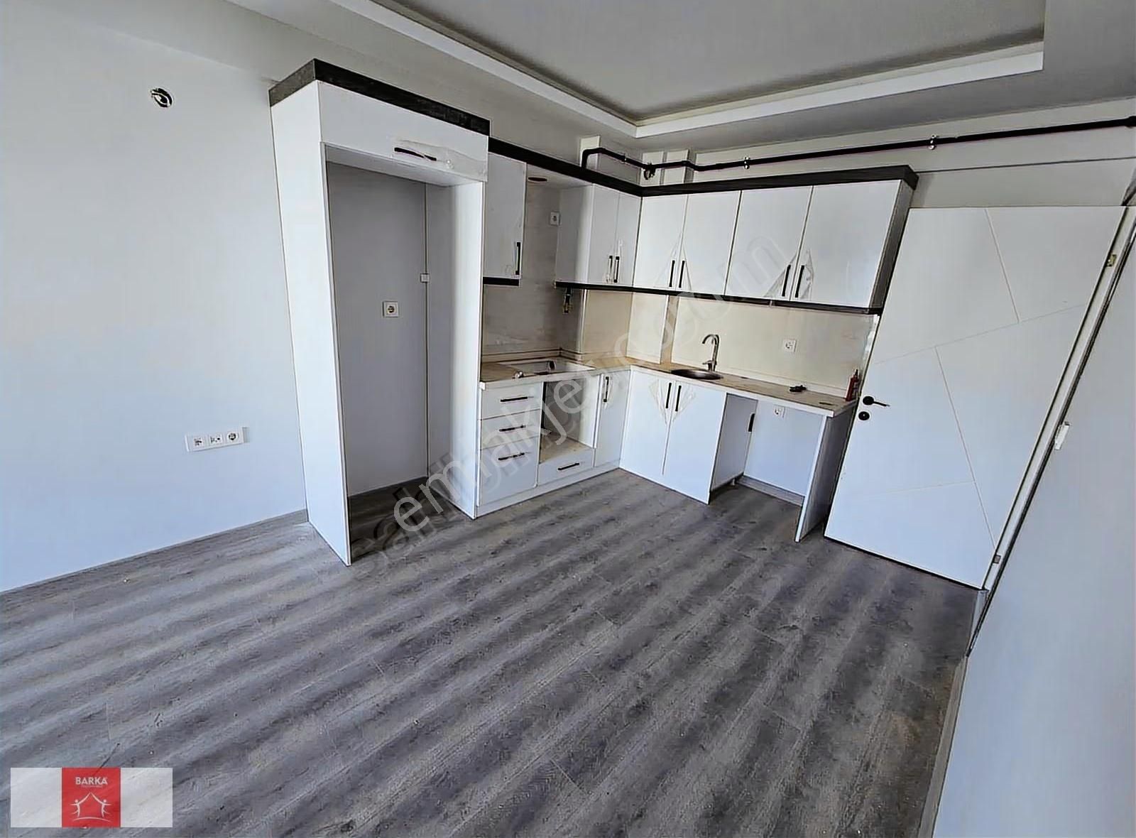 Bornova Sıfır Binada Geniş 1+1 Otoparklı Balkonlu Arakat - Görsel 17