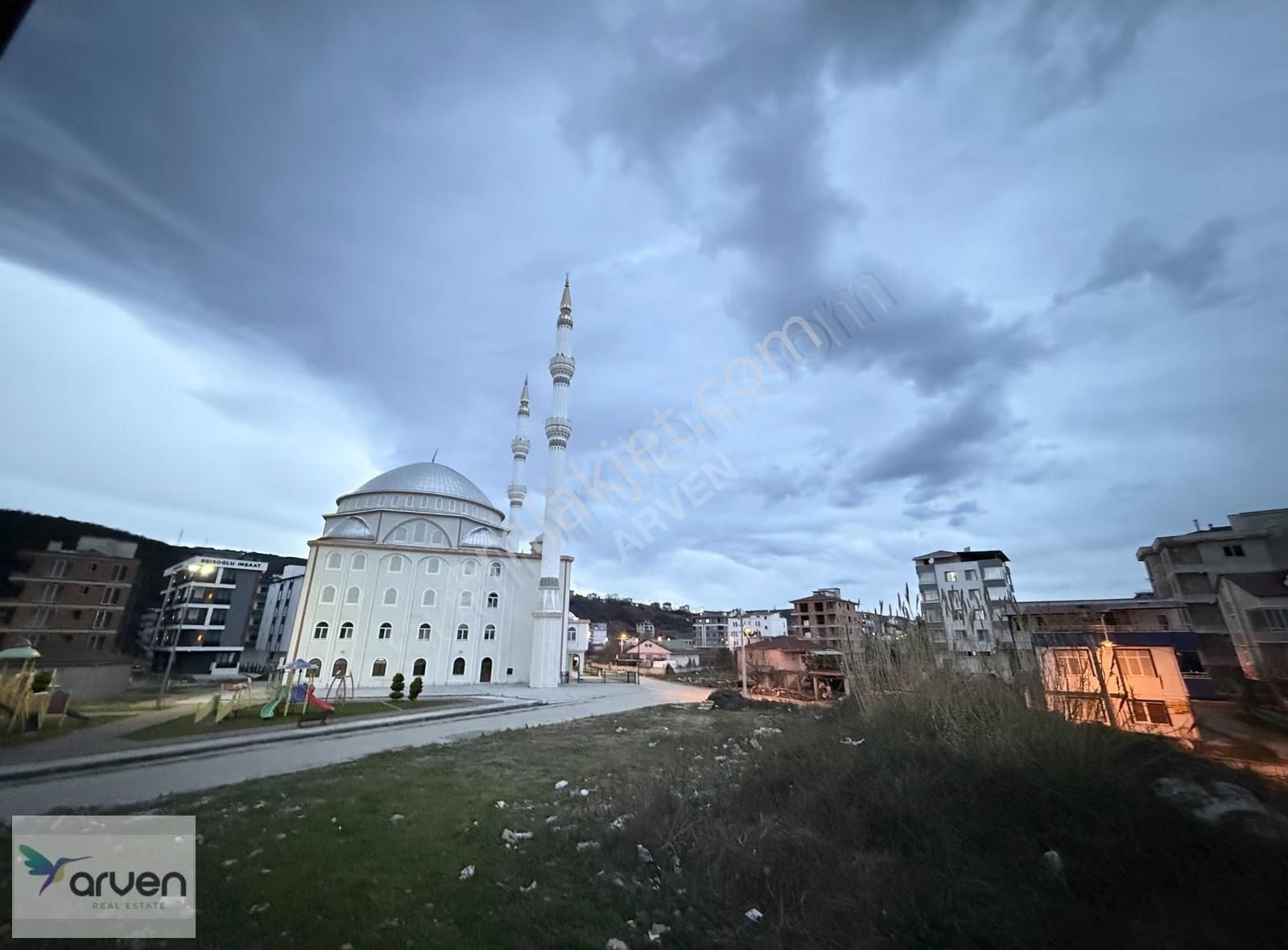 Atakum Çakırlar'da Lüks Eşyalı Satılık 1+1 - Görsel 10