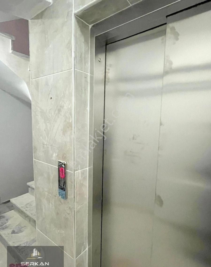 Serkan Gayrimenkulden Bahçelievler Yenibosna Fevziçakmakta 1.kat - Görsel 12