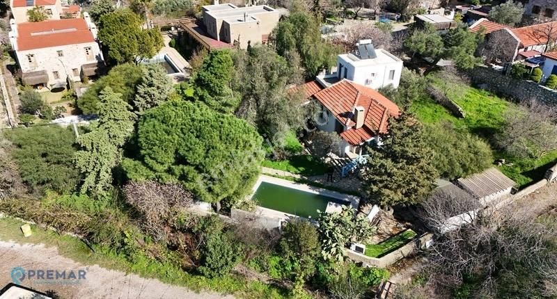 Premar Datça Eski Datça'da 618m2 Arsa'da Havuzlu Bahçeli Villa