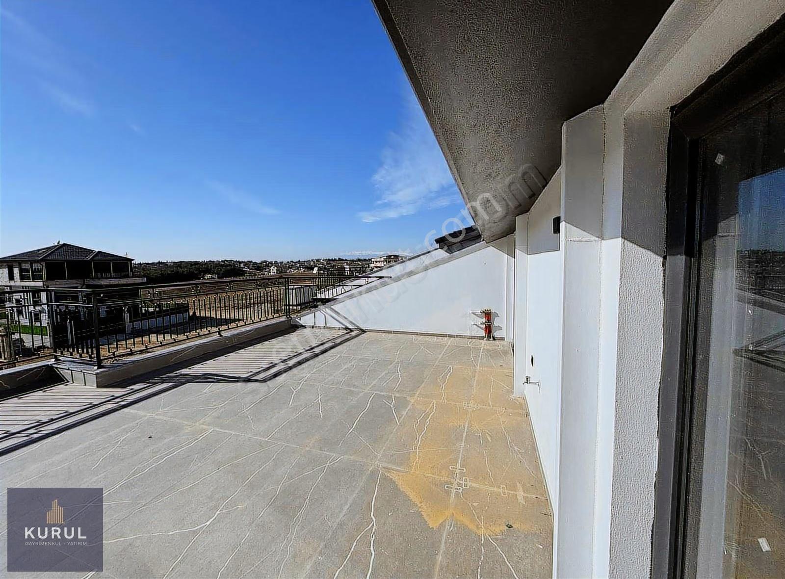 Kurul Gayrimenkulden Cadde Üzerinde Satılık Teraslı Villa 5+1 - Görsel 19